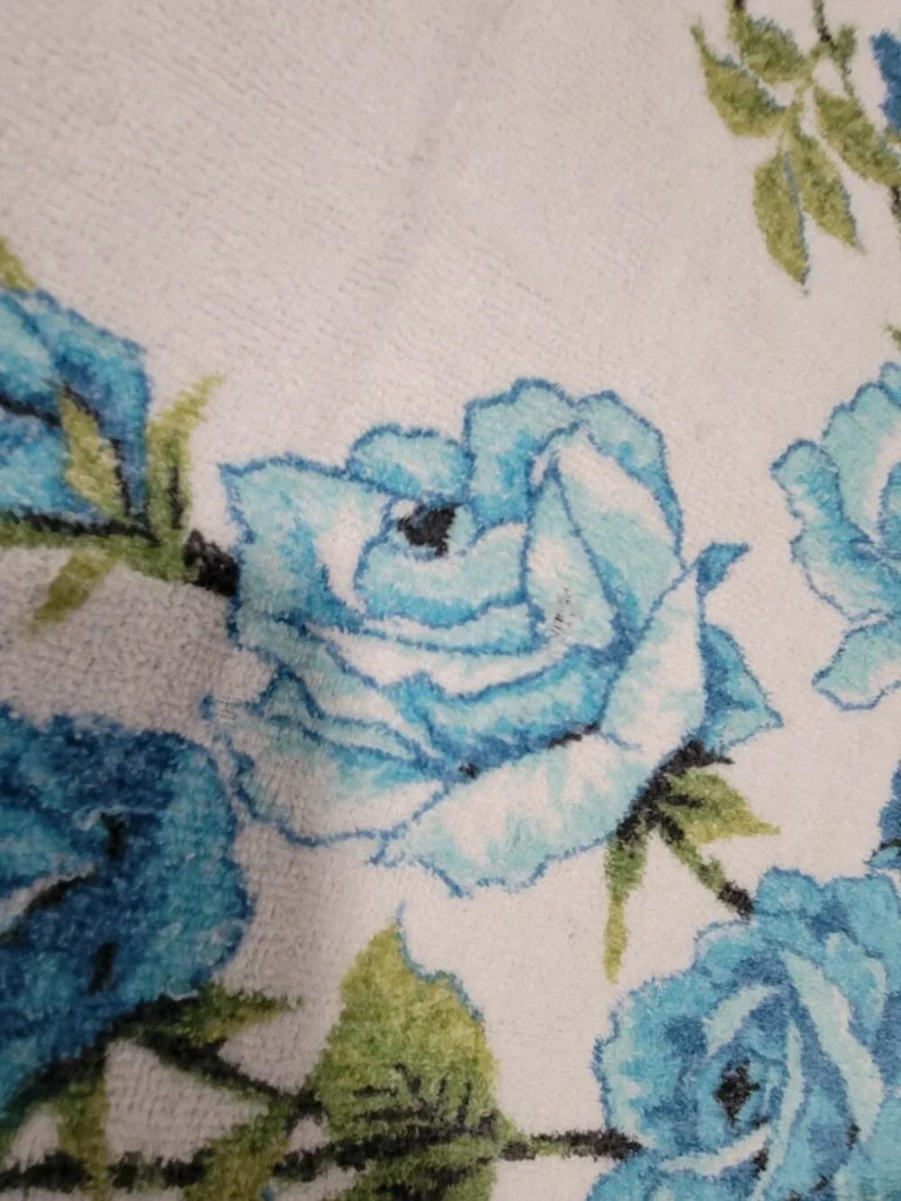 Vintage 70's Blue Roses Bath Towel